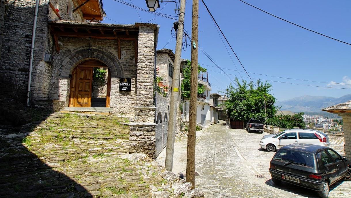 The Home Of Diplomacy Gjirokastër Exteriör bild