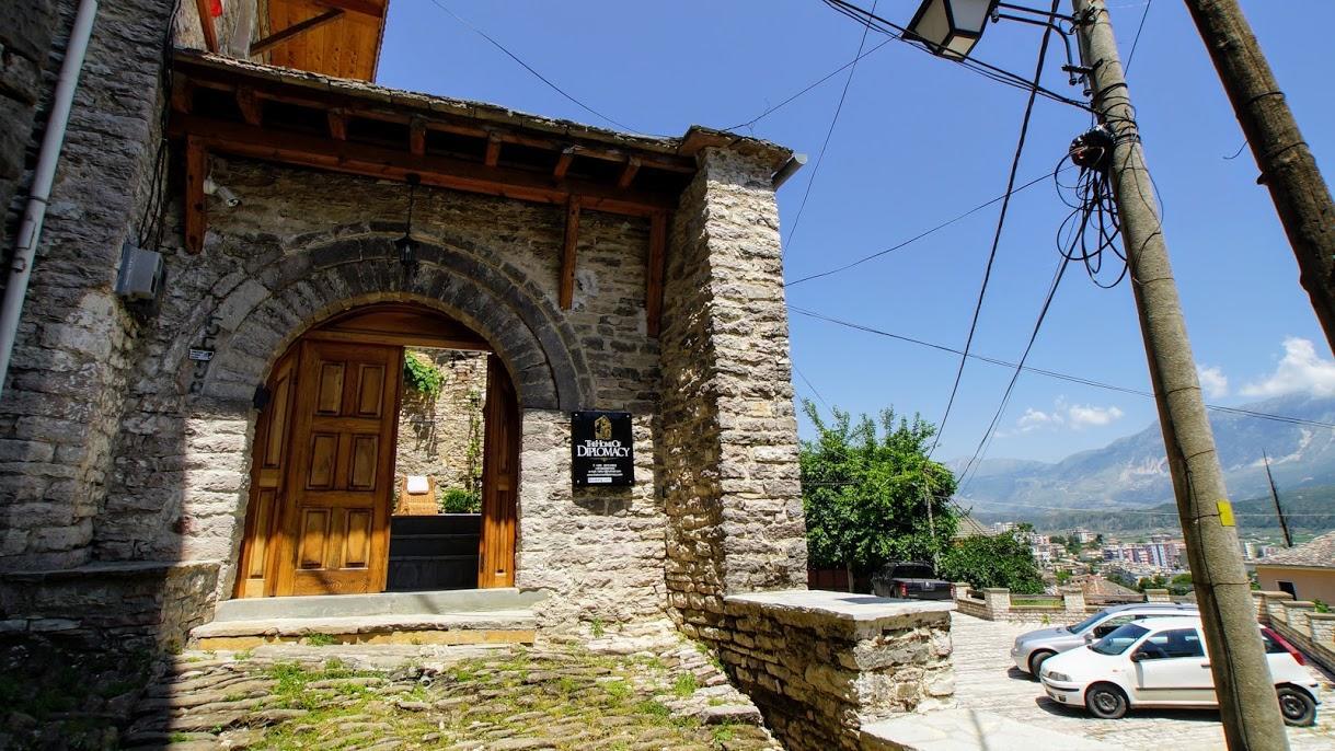 The Home Of Diplomacy Gjirokastër Exteriör bild