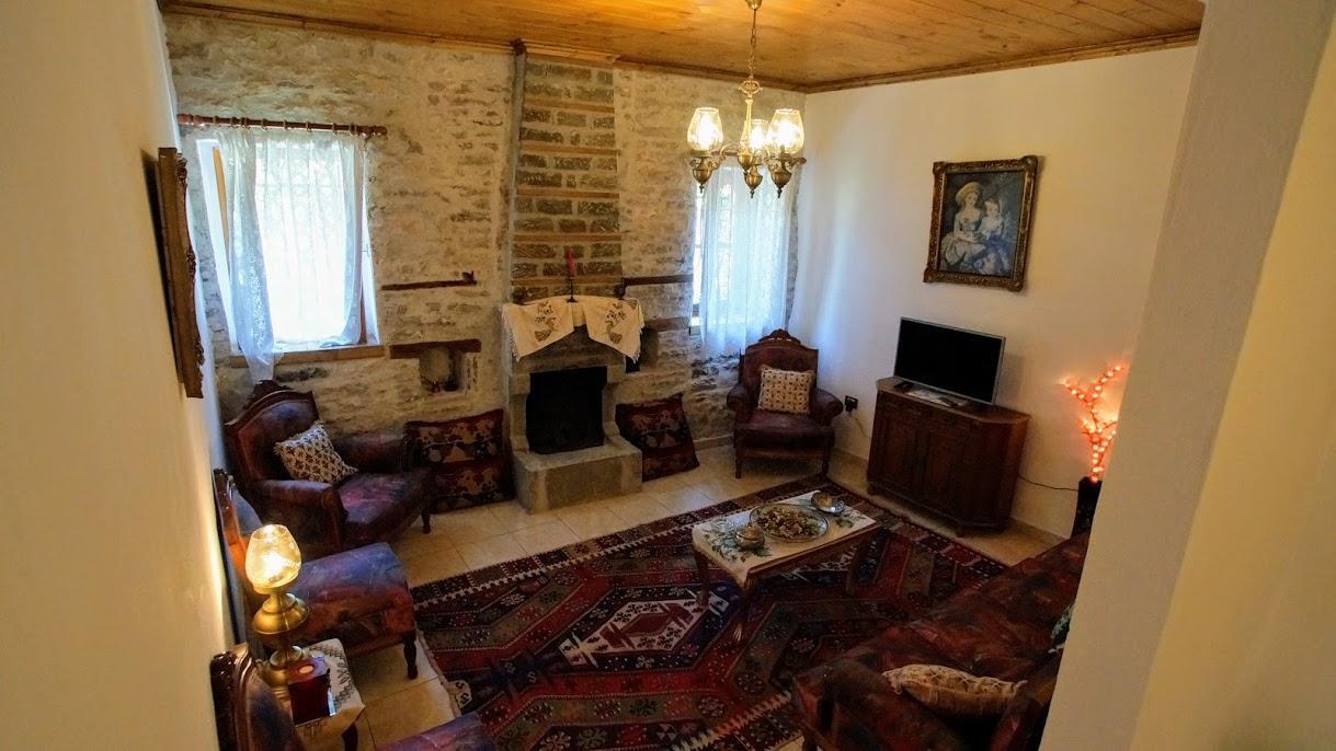 The Home Of Diplomacy Gjirokastër Exteriör bild