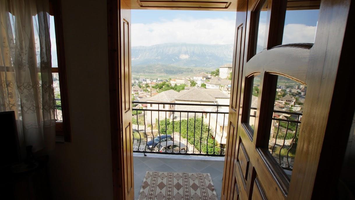 The Home Of Diplomacy Gjirokastër Exteriör bild